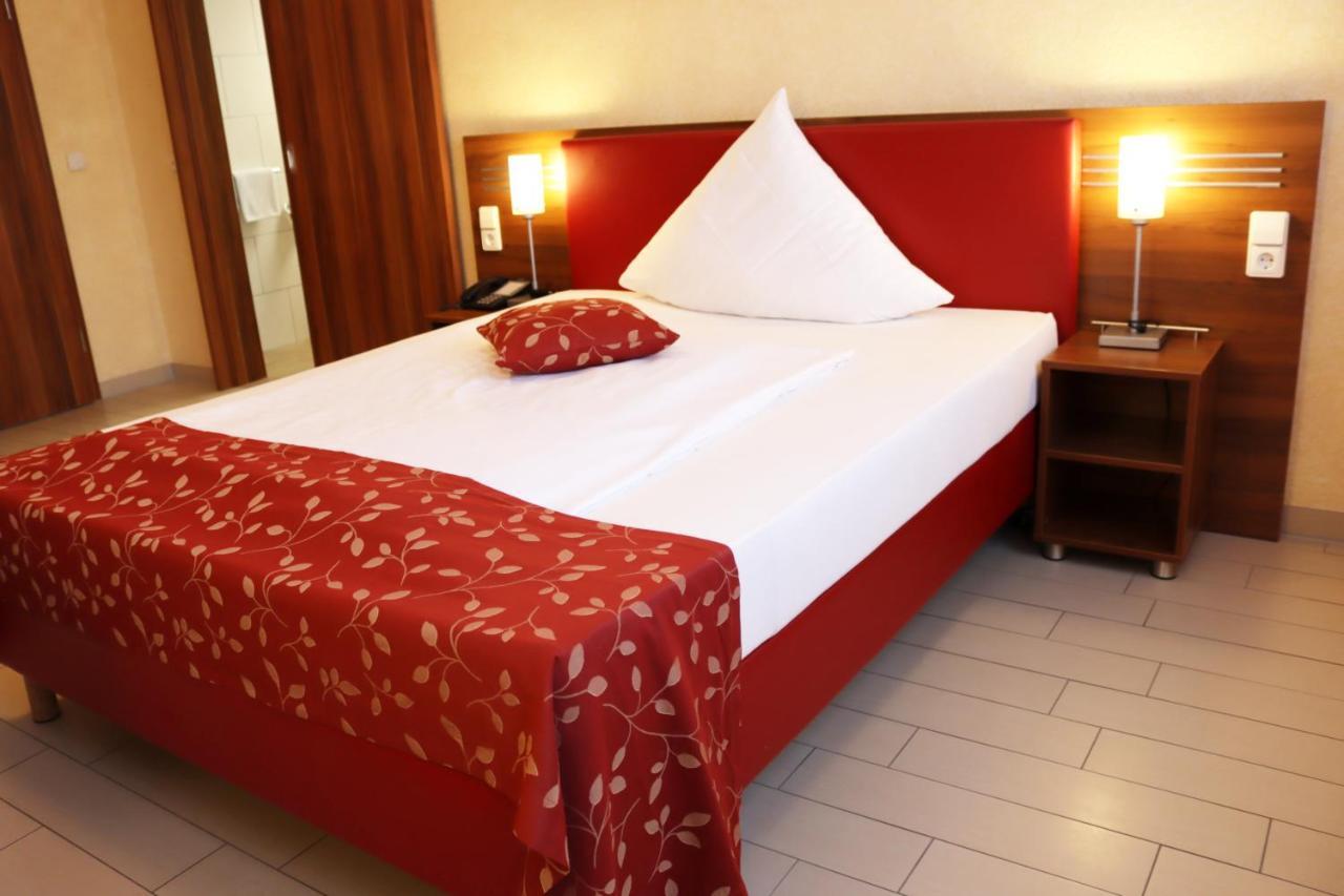 Land-gut-Hotel am Ring Meuspath Exterior foto