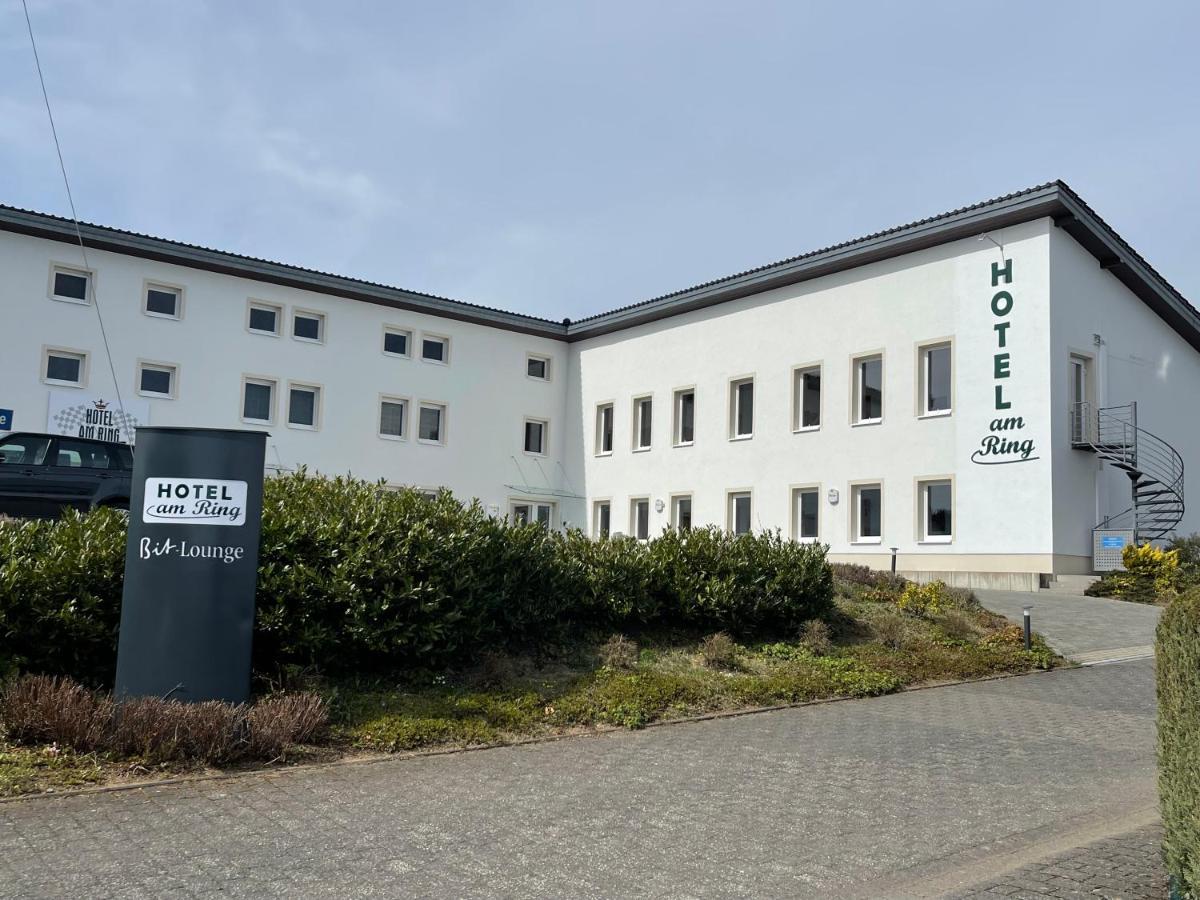Land-gut-Hotel am Ring Meuspath Exterior foto