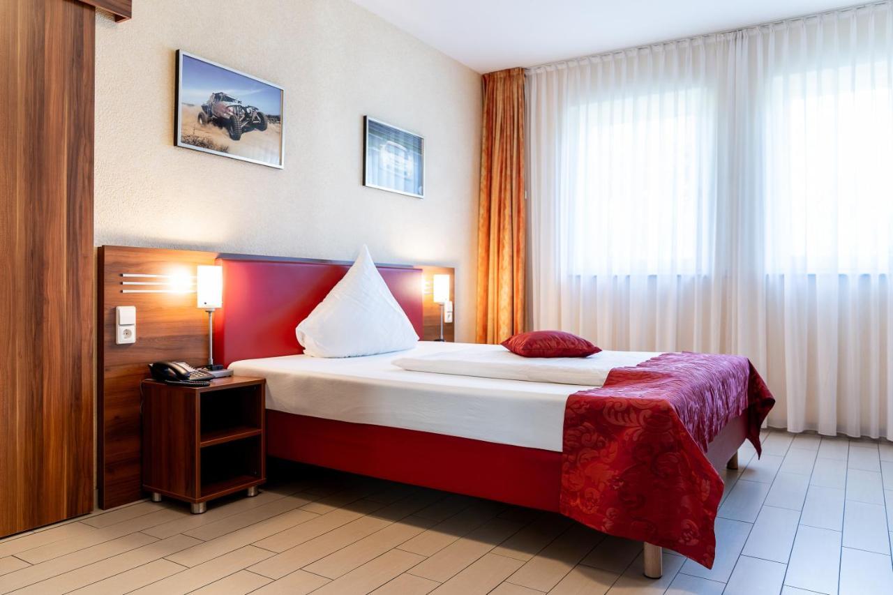 Land-gut-Hotel am Ring Meuspath Exterior foto