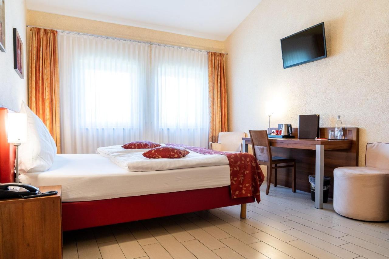 Land-gut-Hotel am Ring Meuspath Exterior foto